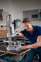 wolfcraft Bohrständer - Verstellbare Halterung für Bohrmaschinen - zum exakten & sicheren Bohren auf Flächen, Leisten & Rundmaterial - 5027000