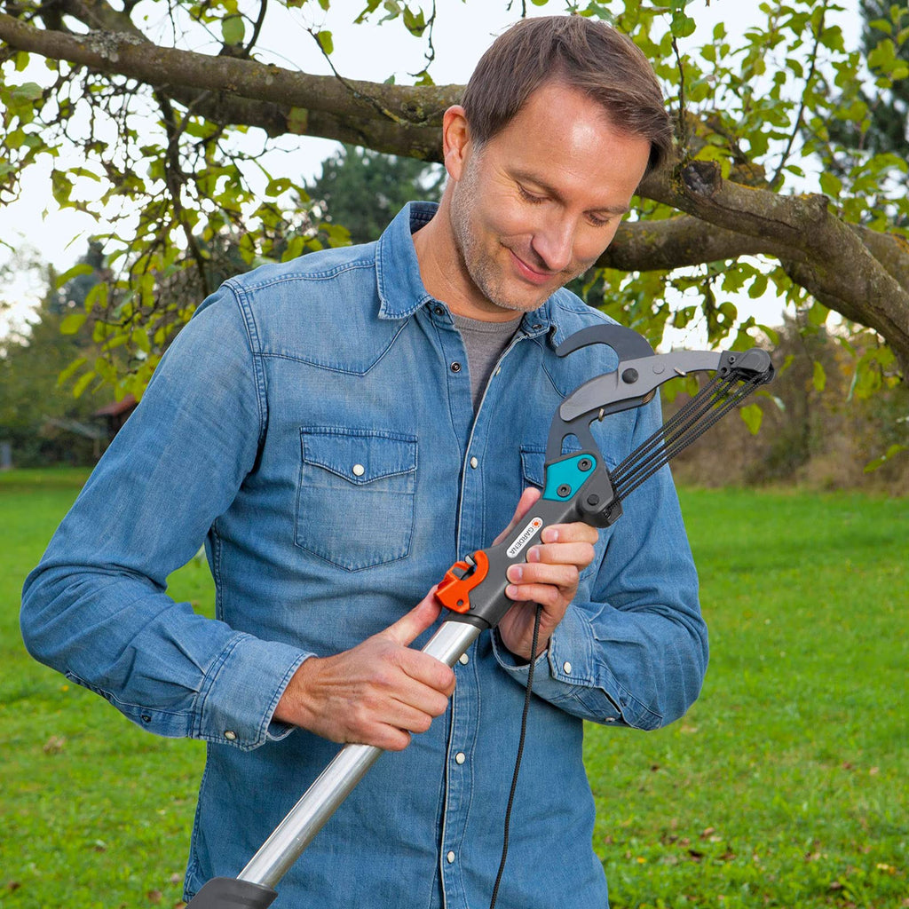 Gardena combisystem-Bypass-Baumschere: Astschere mit 5-fach Rollenübersetzung für kraftsparendes Schneiden von Ästen bis 35 mm Durchmesser mit 4,7 m reißfestem Zugseil und D-Griff (298-20)
