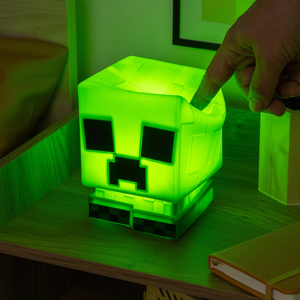 Paladone SquishyGlo Silikon-Lampe Creeper aus Minecraft, offiziell lizenziert, schnurlose, wiederaufladbare Gaming-Lampe für Kinder und Jugendliche, Schlafzimmerdekoration, Sammlerstück