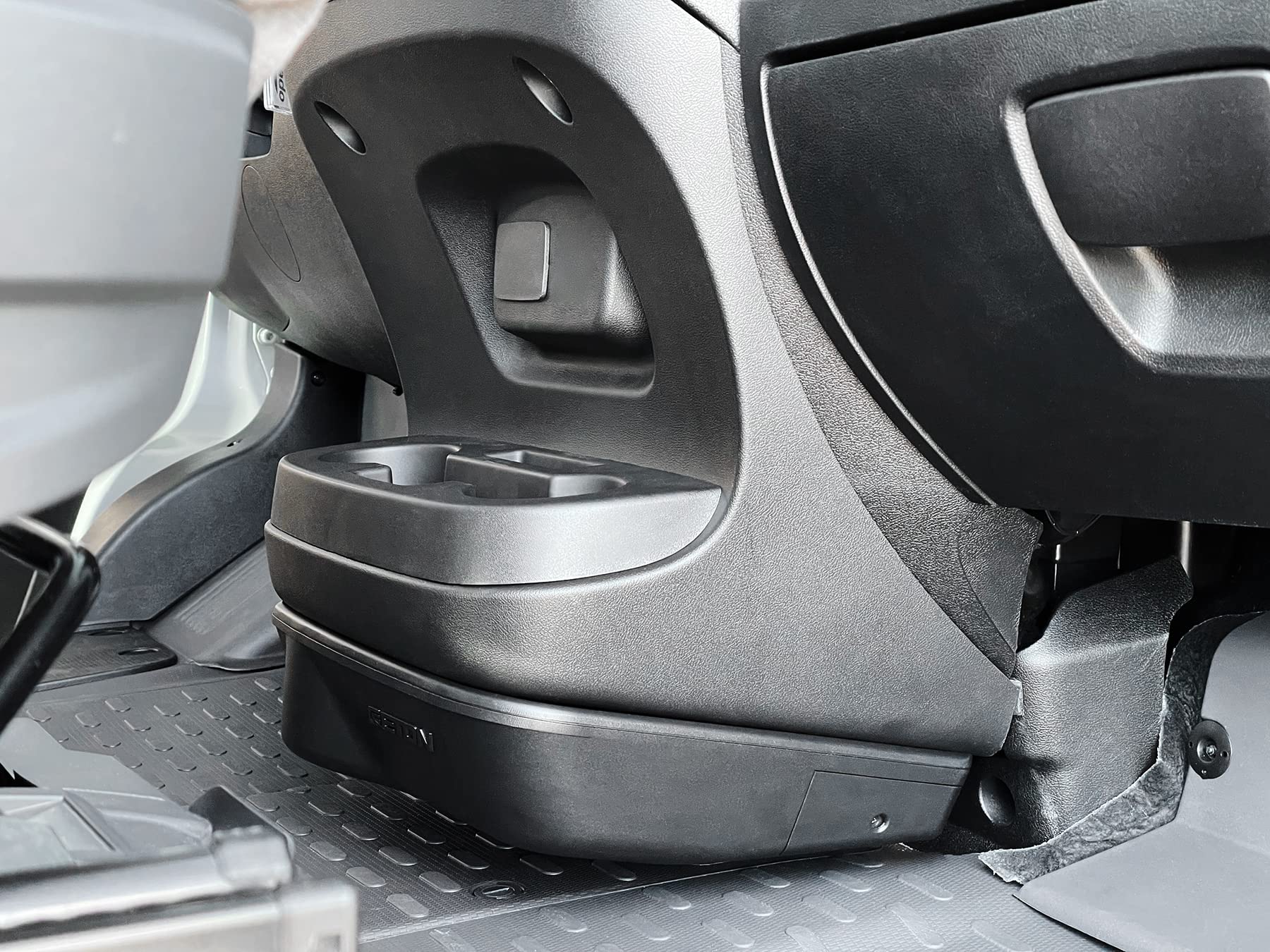ETON UG FIAT SUB 6A – Aktivsubwoofer kompatibel mit FIAT Ducato III (auch Serie 8), aktive Bassbox bestückt mit 15 cm / 6“ Woofer und 160 Watt Verstärker, Plug & Play Einbau