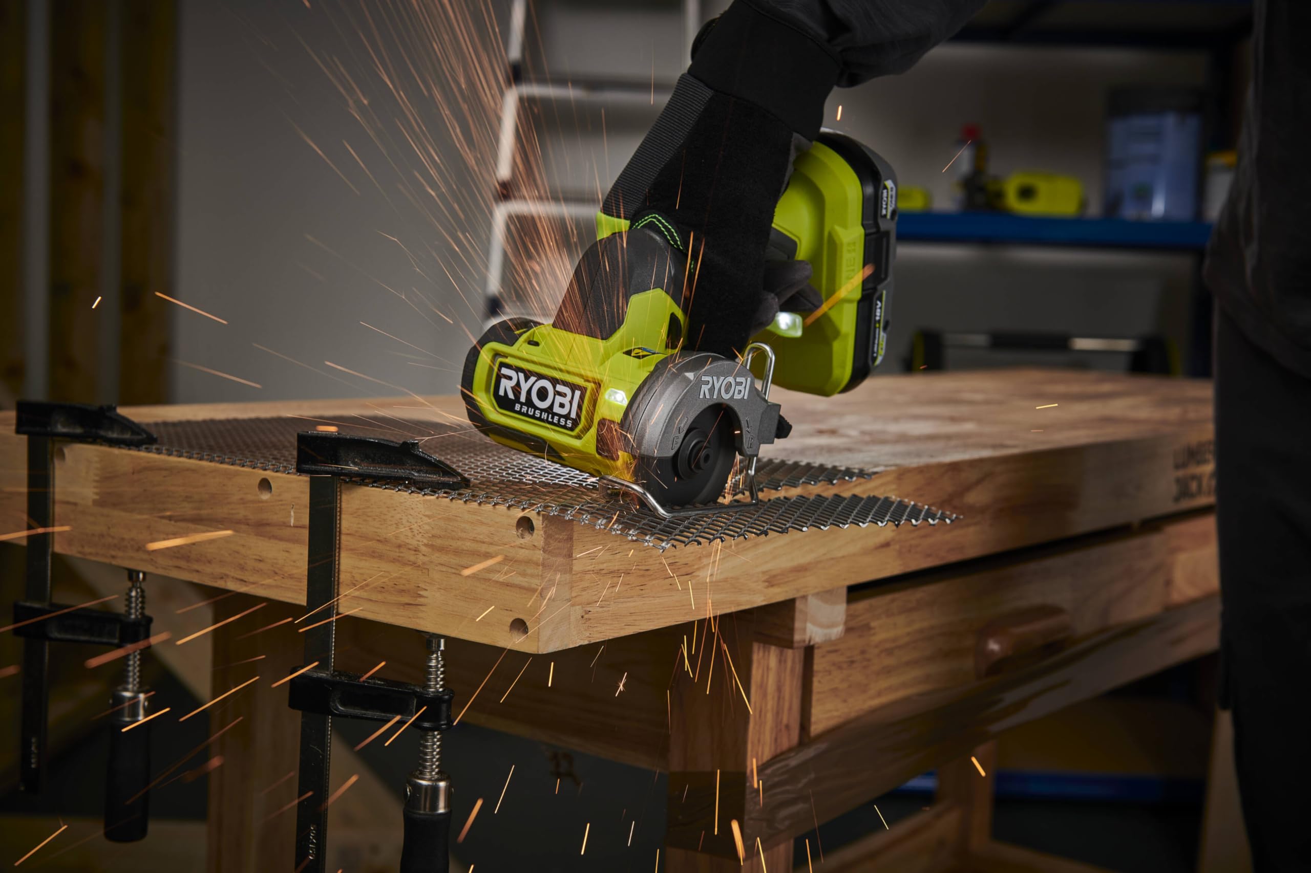 RYOBI 18 V ONE Brushless Akku-Trennsäge RCT18BL-0, 76 mm Scheibendurchmesser, Kompakt und einhändig bedienbar, LED-Beleuchtung, G5 GripZone, ohne Akku und Ladegerät