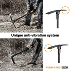 Fiskars Kreuzhacke IsoCore L für grobe Arbeiten auf harten, steinigen Böden, Länge: 91 cm, Gewicht: 3,4 kg, Schwarz/Orange, 1020166