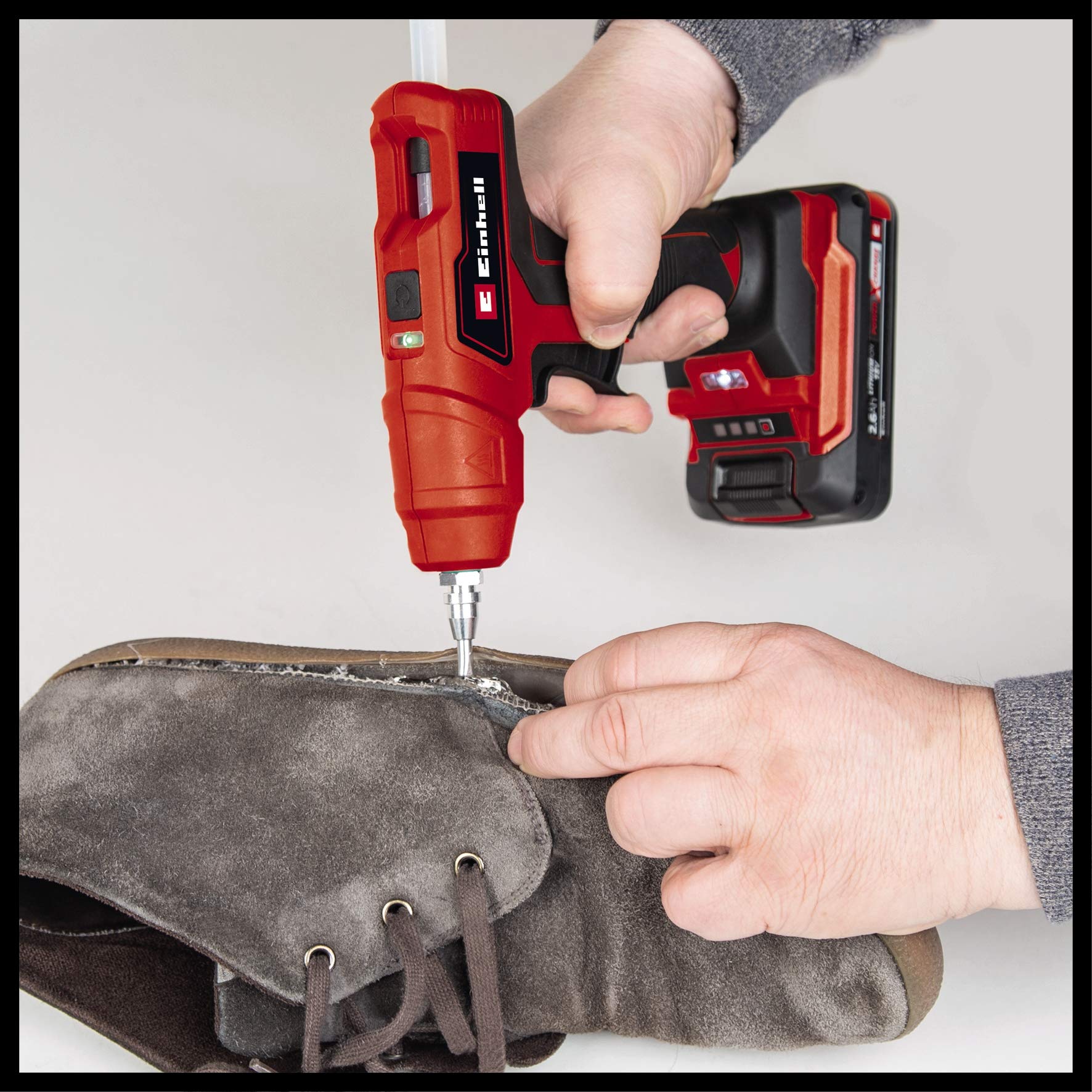 Einhell Akku-Heißklebepistole TE-CG 18 Li - Solo Power X-Change (Lithium-Ionen, in 120 Sekunden einsatzbereit, inkl. 5 Klebestifte + Flachklebedüse, ohne Akku und Ladegerät)