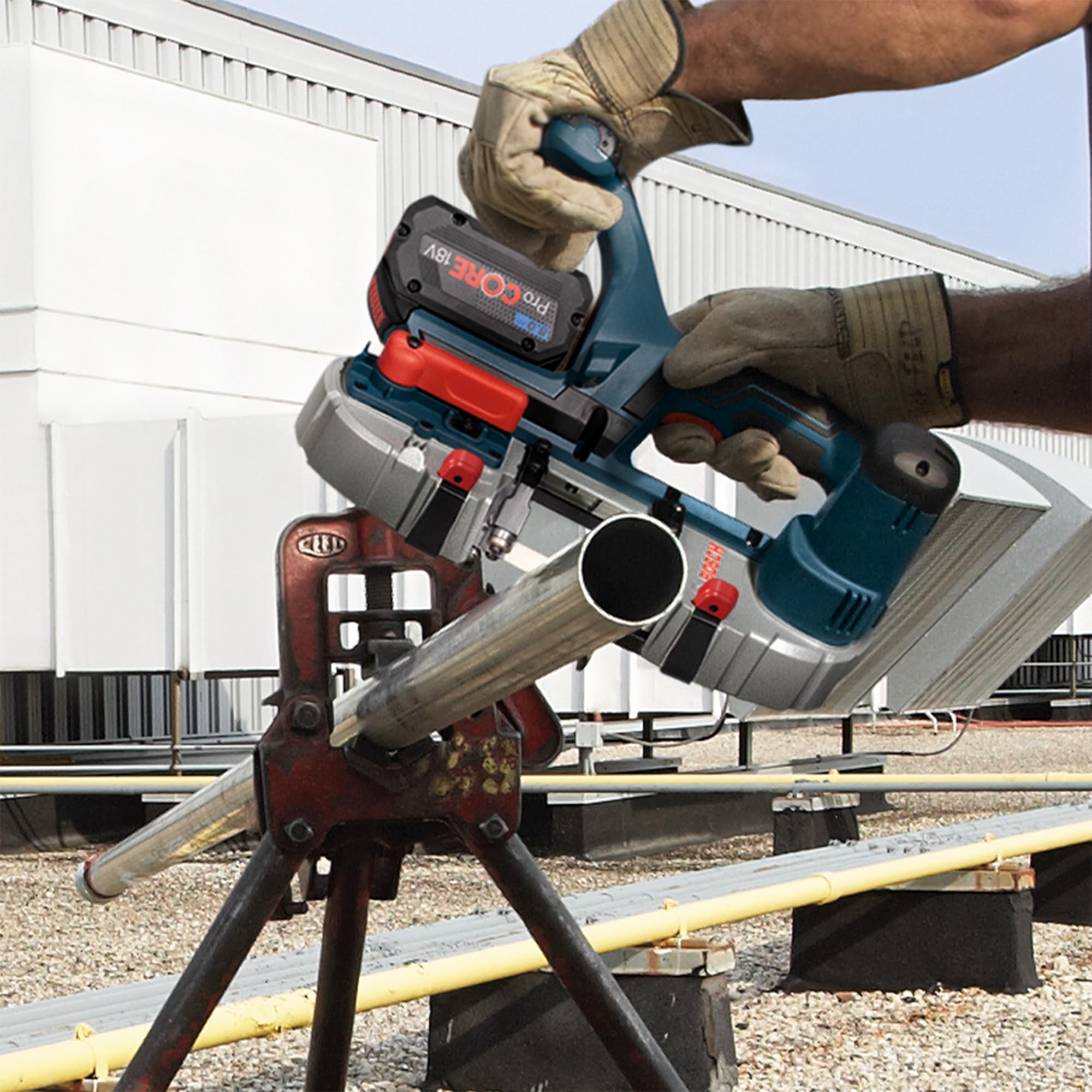 Bosch Professional 18V System Akku Bandsäge GCB 18V-63 (inkl. 1 Bandsägeblätter, ohne Akku/ Ladegerät)