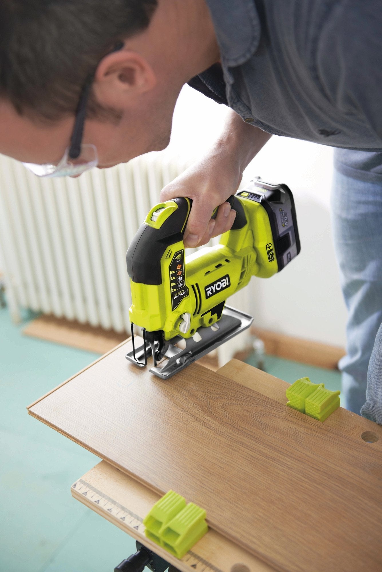 RYOBI 18 V ONE+ Akku-Stichsäge R18JS-0 (max. Schnitttiefe Holz: 101mm, Hublänge 25mm, stufenlose Hubzahlregulierung, werkzeugloser Sägeblattwechsel, inkl. Stichsägeblatt, ohne Akku & Ladegerät)