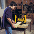 DEWALT DW733-QS - Cepillo de Regrueso Portátil 1.800 W, Schwarz, 52 x 31 x 44.5 cm