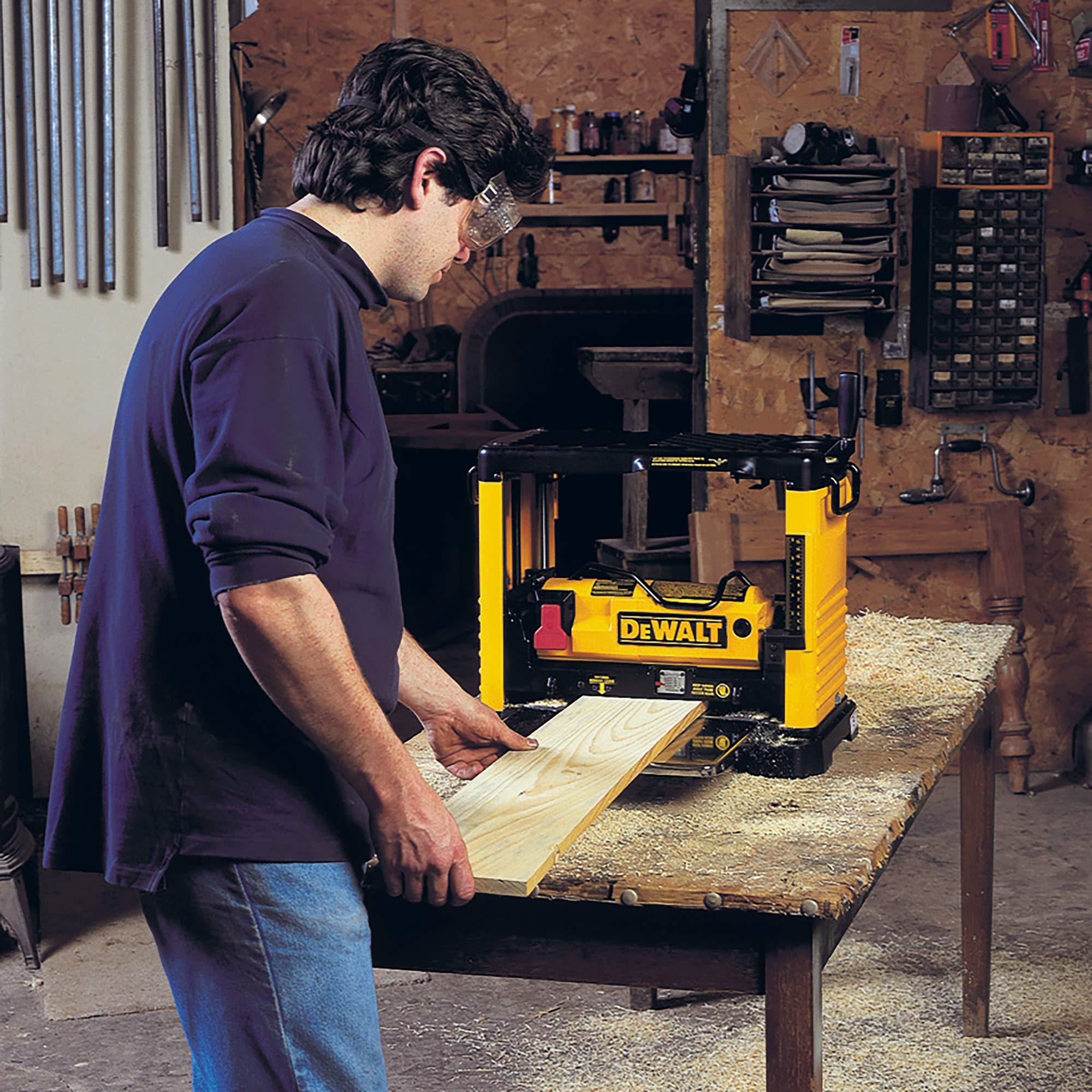 DEWALT DW733-QS - Cepillo de Regrueso Portátil 1.800 W, Schwarz, 52 x 31 x 44.5 cm