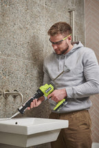 RYOBI 18V Akku-Kartuschenpresse RCG18-0, 6-stufige Geschwindigkeit, 225 kg Auspressdruck, 310 ml Kartuschen, ergonomisch, für Kleber und Dichtstoffe