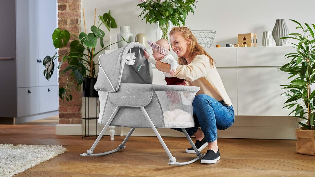 kk Kinderkraft Kinderkraft Kinderbett 3 in 1 lOVI, Kinderreisebett, Stubenwagen, Babywiege, Baby Wippe, Zusammenklappbar, Einfach Transport, mit Zubehör, Tasche, Moskitonetz,von Geburt bis 9 kg, Grau