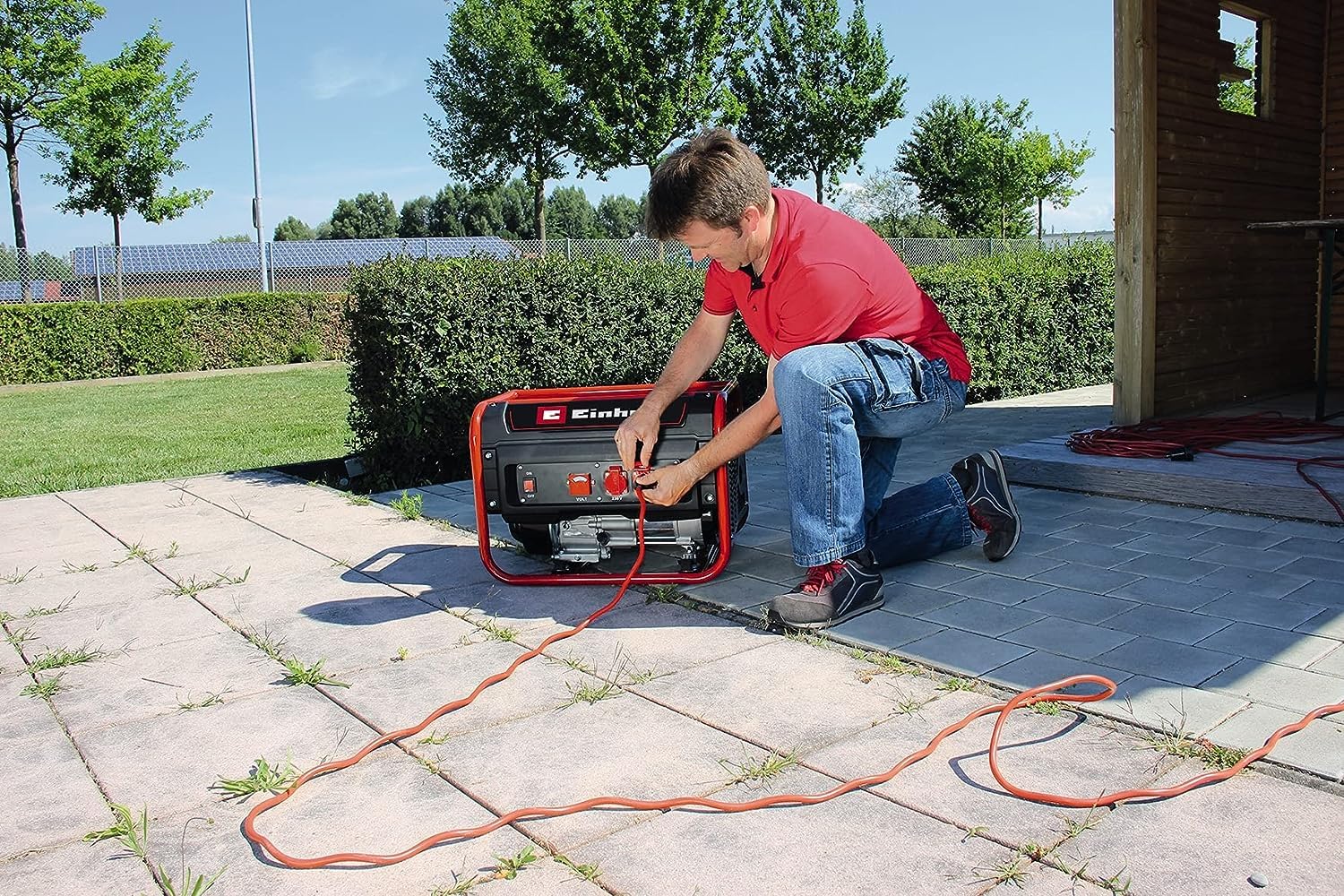 Einhell Stromerzeuger (Benzin) TC-PG 25/1/E5 (max 2400 W, 15 L Tank, 2100 W Dauerleistung, 4-Takt-Motor, 2x 230 V, Überlastschutz, Voltmeter, AVR-Funktion)