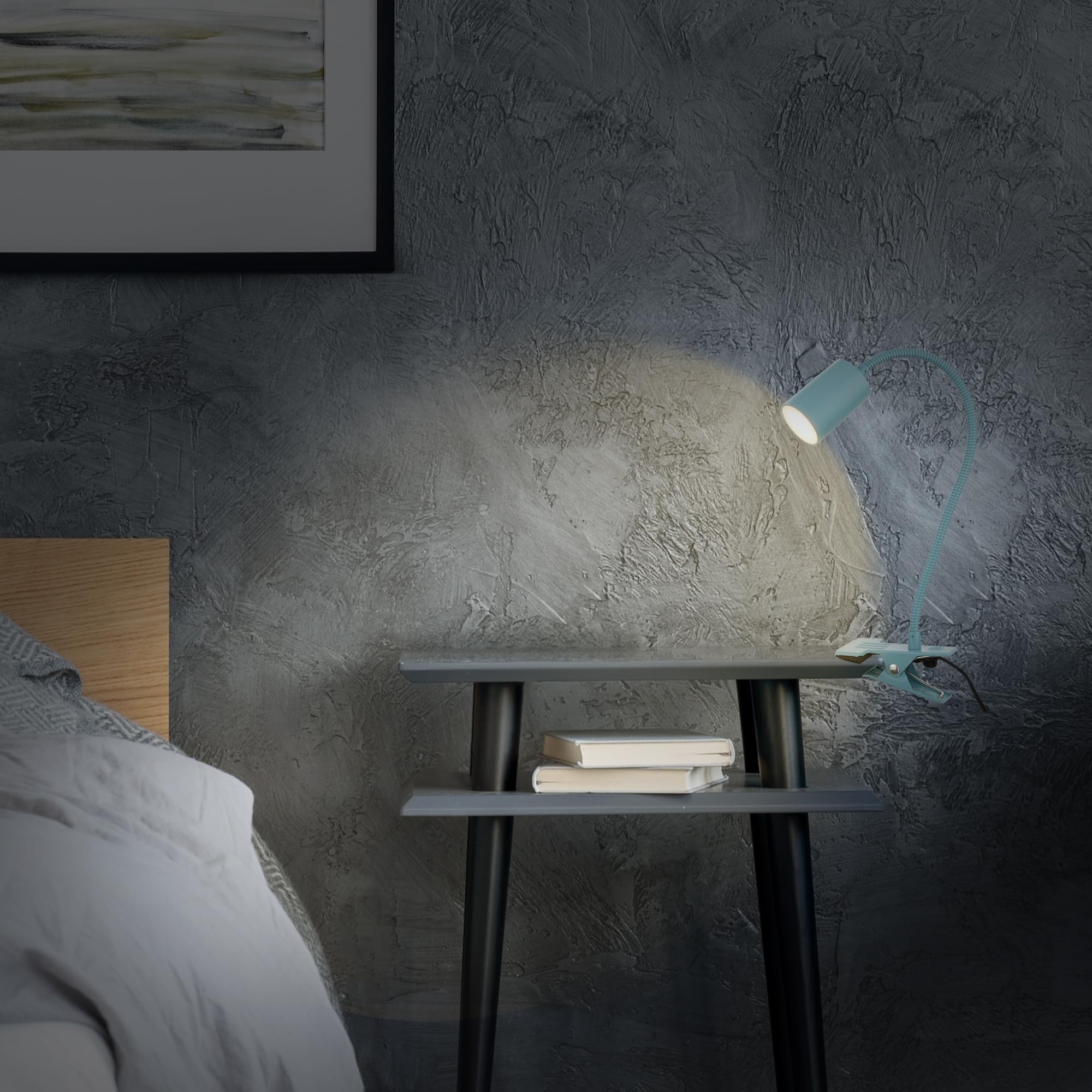 BRILONER - Schreibtischlampe mit Kabelschalter, Warmweiße Lichtfarbe, schwenkbar, Stecker, Leselampe, Klemmlampe, Klemmleuchte, Nachttischlampe, Leselicht Kinder, Bürolampe, 40cm hoch, Blau