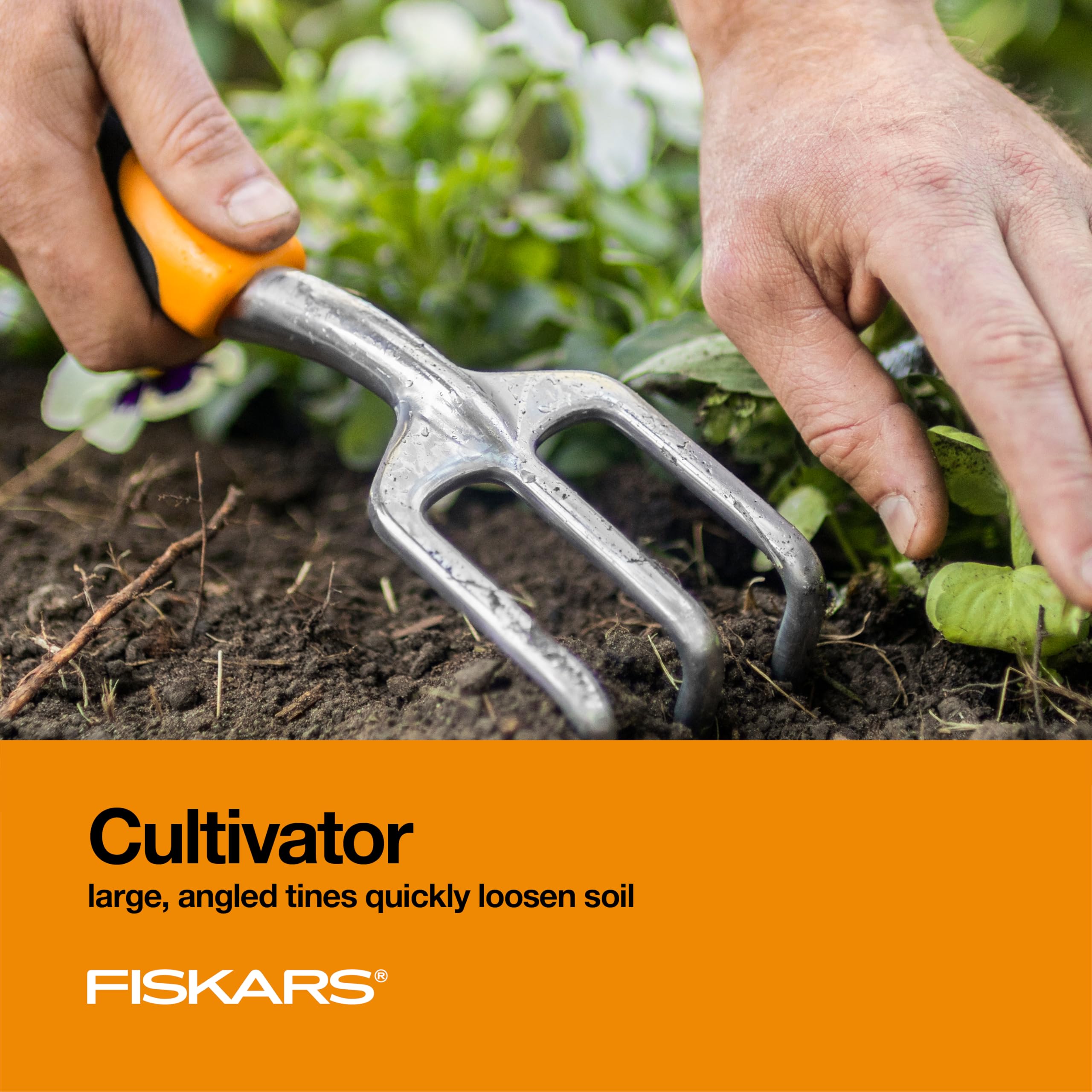 Fiskars Gartenwerkzeug-Set, 3 Stück, inklusive rostbeständiger Kelle, Pflanzgefäß und Kultivator, Gartengeräte für die Bepflanzung im Freien, ergonomisches Hofwerkzeug-Set – Gartengeschenke für Frauen