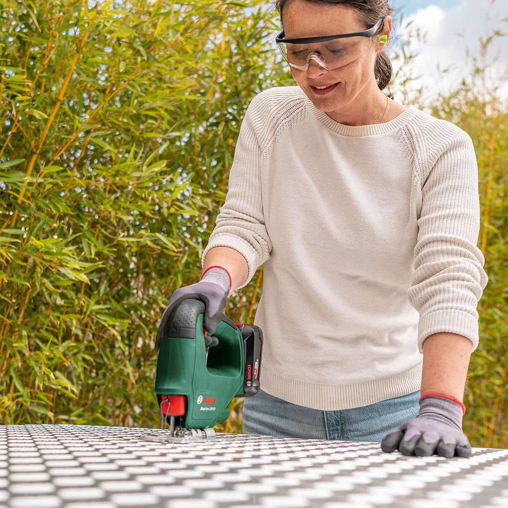 Bosch Akku Stichsäge EasySaw 18V-70 (2,0 Ah Akku, 18 Volt System, mit 1 Stichsägeblatt, Ladegerät AL 18V-20, im Karton)