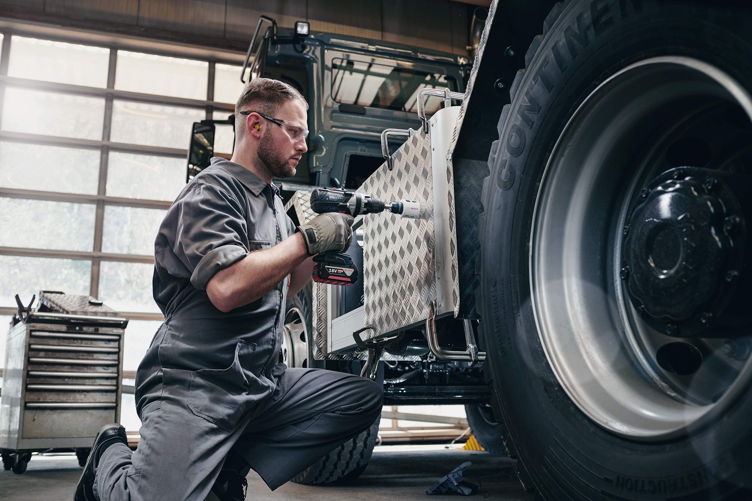 Bosch 11 tlg. Lochsäge Progressor for Wood & Metal Set Elektriker (für Holz und Metall, Ø 25-86 mm, Zubehör Bohrmaschine)