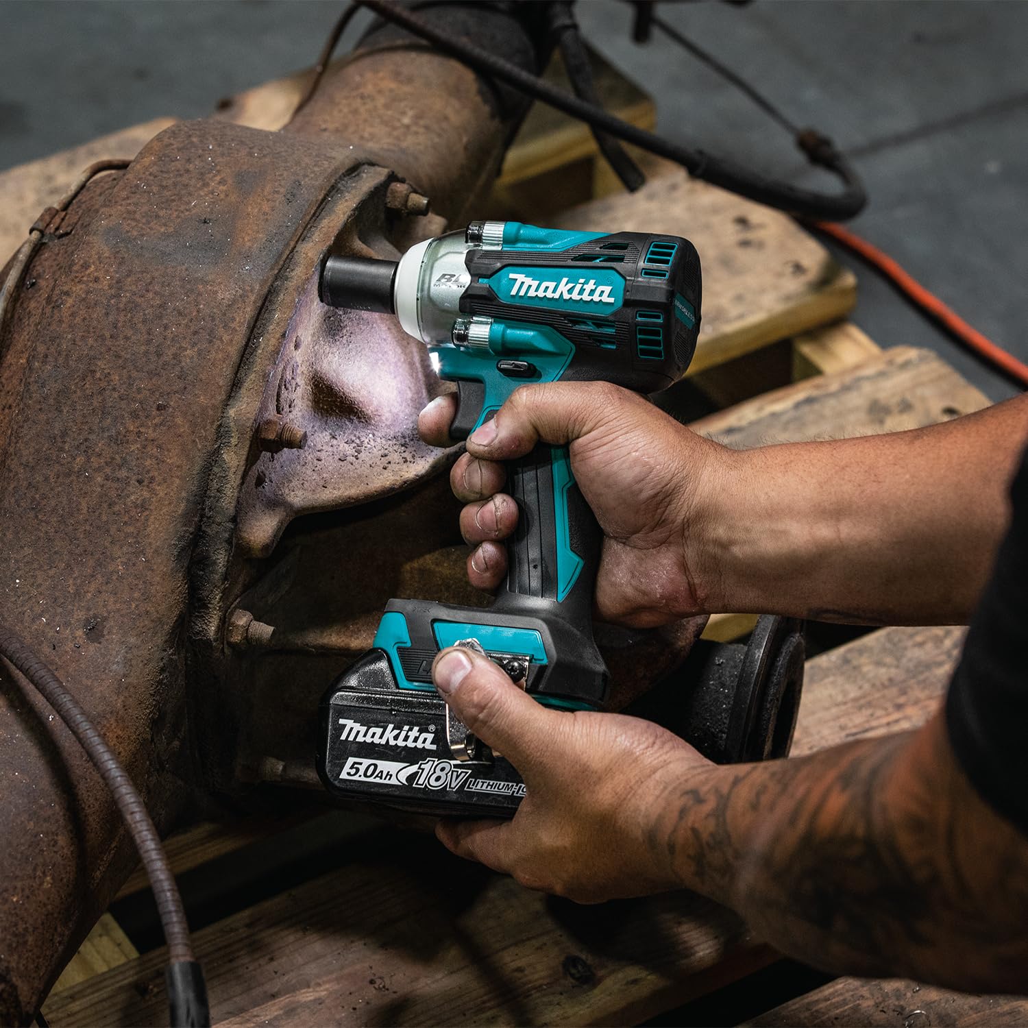 Makita DTW302Z Akku-Schlagschrauber 18V (ohne Akku, ohne Ladegerät)