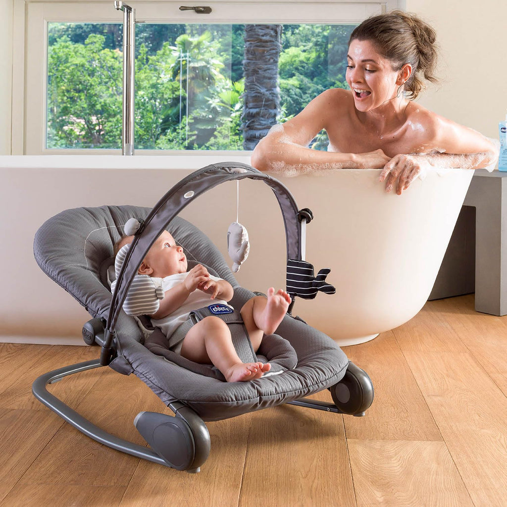 Chicco Hoopla Babywippe, bequeme und animierende Wippe, mit Spielbar und Textilanhängern, 4-fach verstellbar, modular und kompakt, von 0 Monaten bis 18 kg