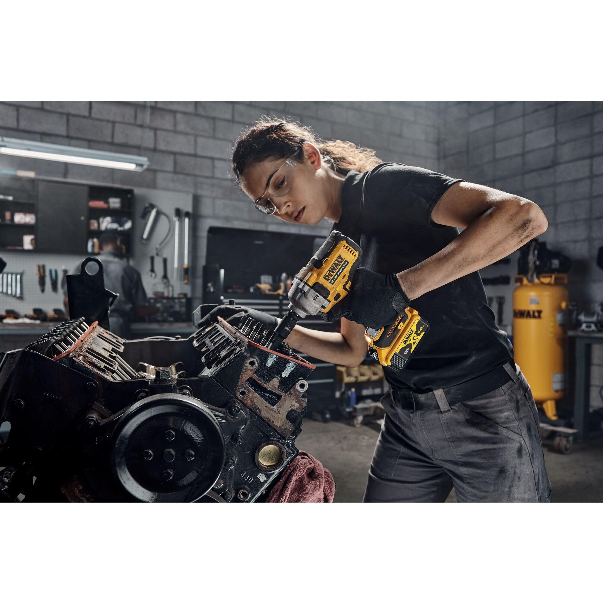 DEWALT XR Akku-Schlagschrauber DCF891N (18V, ½ Zoll Außenvierkant-Aufnahme mit Spreng- bzw. HOG-Ring, 813 Nm Anzugsmoment, inkl. Metall-Gürtelhaken, Lieferung ohne Akku & Ladegerät)