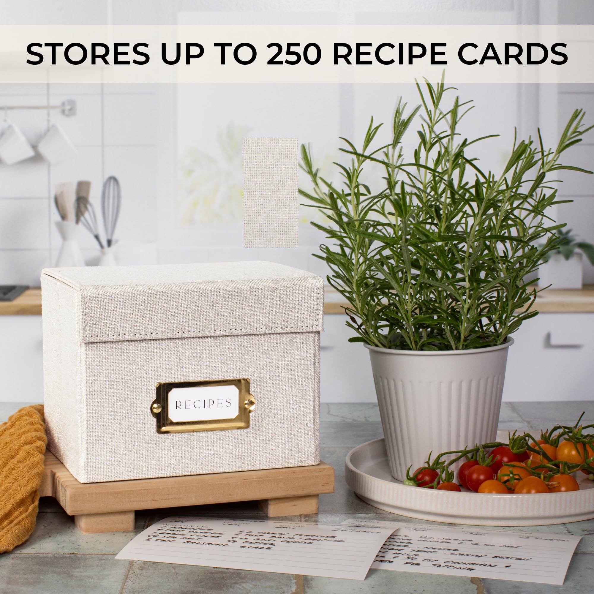 ZICOTO Schöne Rezeptbox aus Leinen – passend für 10,2 x 15,2 cm Rezeptkarten, um bis zu 250 Rezepte leicht zu organisieren – ein stabiler Kartenhalter und tolles Geschenk, das perfekt in jede Küche