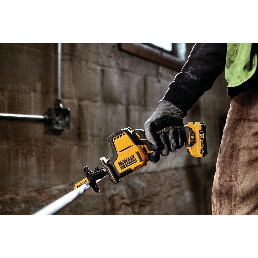 DEWALT 12V XR Akku Kompakt-Säbelsäge (bürstenloser Motor, extrem kompakt, elektronische Hubzahlregulierung, werkzeugloser Blattwechsel, mit LED-Licht, Lieferung ohne Akku und Ladegerät) DCS312N