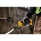 DEWALT 12V XR Akku Kompakt-Säbelsäge (bürstenloser Motor, extrem kompakt, elektronische Hubzahlregulierung, werkzeugloser Blattwechsel, mit LED-Licht, Lieferung ohne Akku und Ladegerät) DCS312N