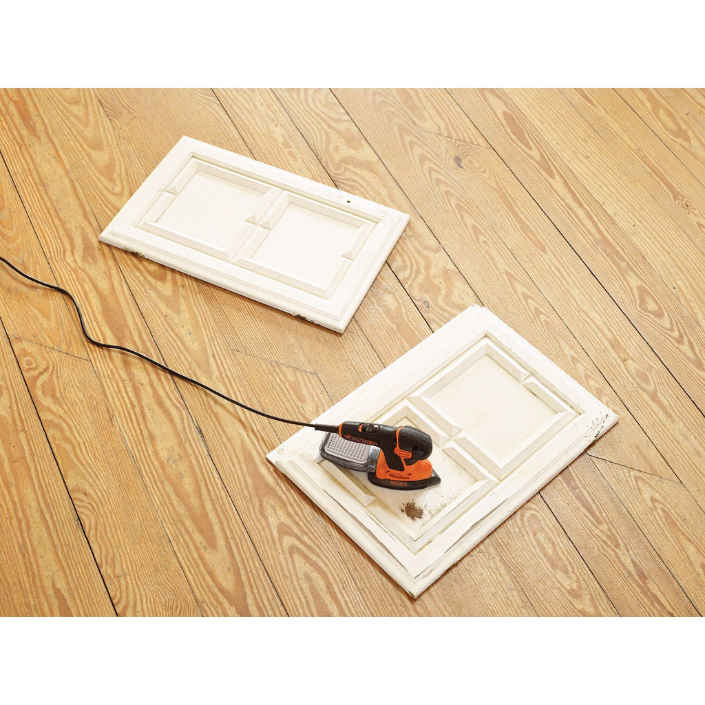 BLACK+DECKER Dreieckschleifer Mouse- Kraftvolle Schleifmaschine mit Staubfangbehälter inkl. Mikrofilter - Für das Abschleifen selbst an schwer zugänglichen Stellen - 1 x Schleifer 120 W - KA2000