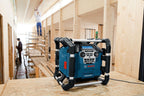 Bosch Professional 18V System Akku Baustellenradio GPB 18V-5 C (Empfang über Bluetooth, FM und AUX, inkl. 1x AUX Kabel, 2x 1.5 V LR6 Batterie (AA))