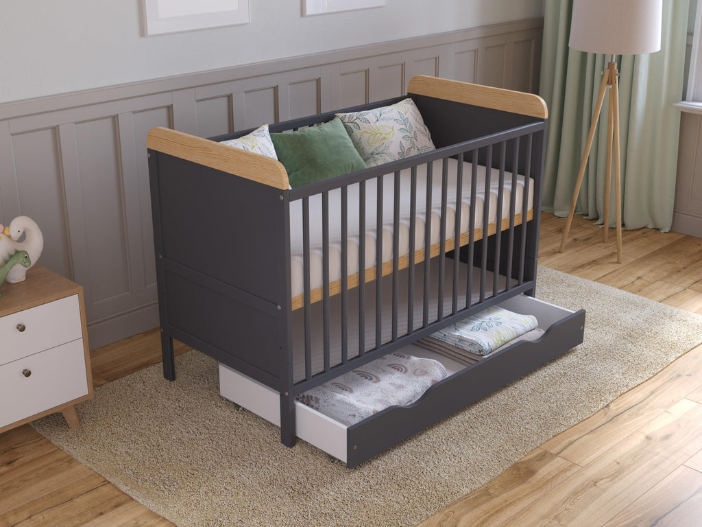 Love For Sleep Babybett Beistellbett 120x60 cm mit Schublade & Matratze - Kinderbett Baby Bett Holz Anthrazit-Kiefer, Babybett Komplett Set - Kinderbett Babybett Mitwachsend Gitterbett