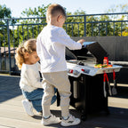 Theo Klein 9445 Weber Grill Genesis aus Holz inklusive Einsätze für Steak, Pizza oder Gemüse Mit Food-Attrappen und Grillbesteck Spielzeug für Kinder ab 3 Jahren