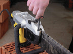 Dewalt Alligator 430 mm-Spezialsäge DWE398 (1.700 Watt, zum Sägen von Hochlochziegeln bis Druckfestigkeitsklasse 20 N/mm², Schnellstopp, Schwertlänge 500 mm, Schnittlänge 430 mm)