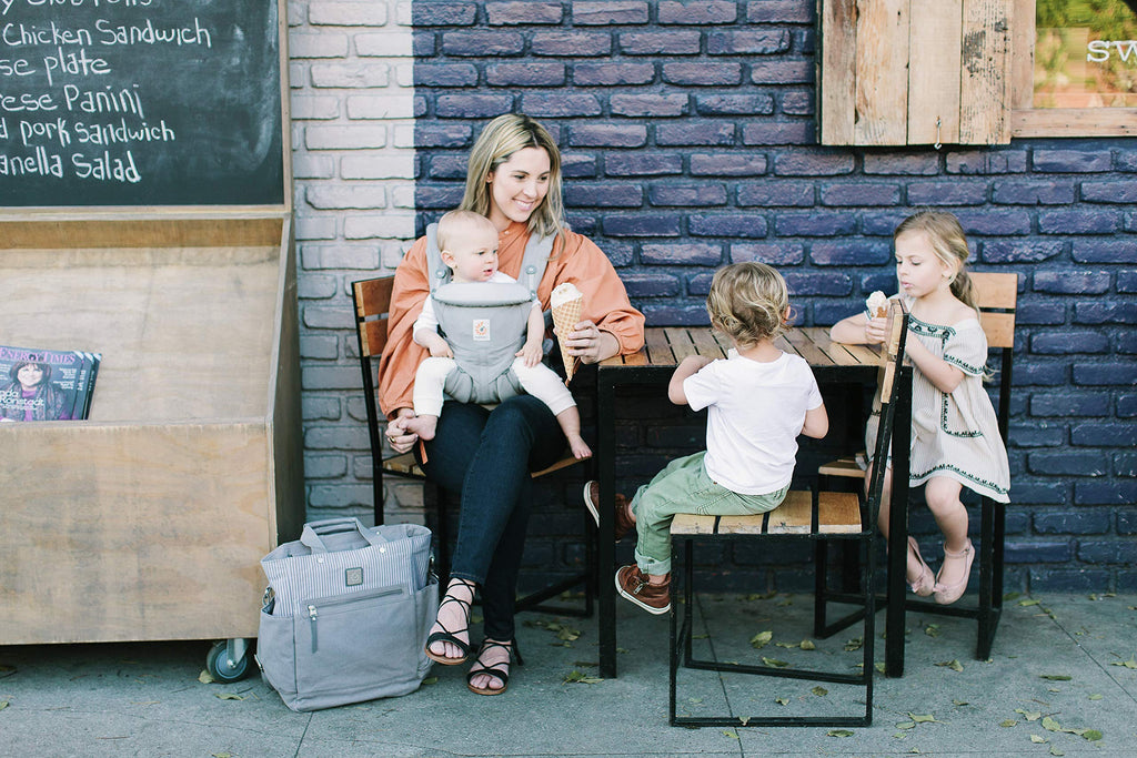 Ergobaby Omni 360 4-Positionen Babytrage für Neugeborene ab Geburt bis 20kg, 4-in-1 Kindertrage Tragesystem, Pearl Grey