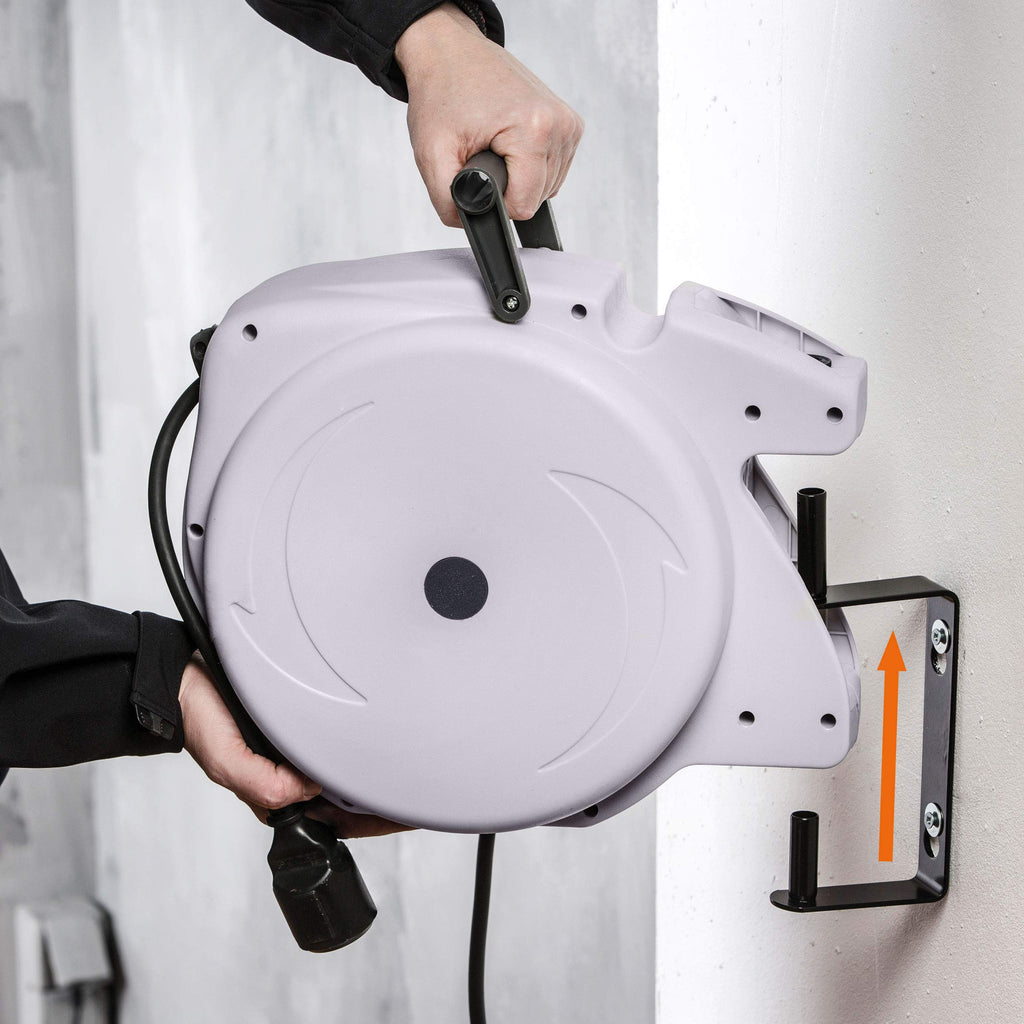as - Schwabe Automatischer Kabelaufroller 20 m H05VV-F 3G1,5, mit Easy to Go Funktion, 180° schwenkbar, Schutzkontaktstecker und 2 m Zuleitung mit Schutzkontaktkupplung, 230V/16A, IP20, 12645