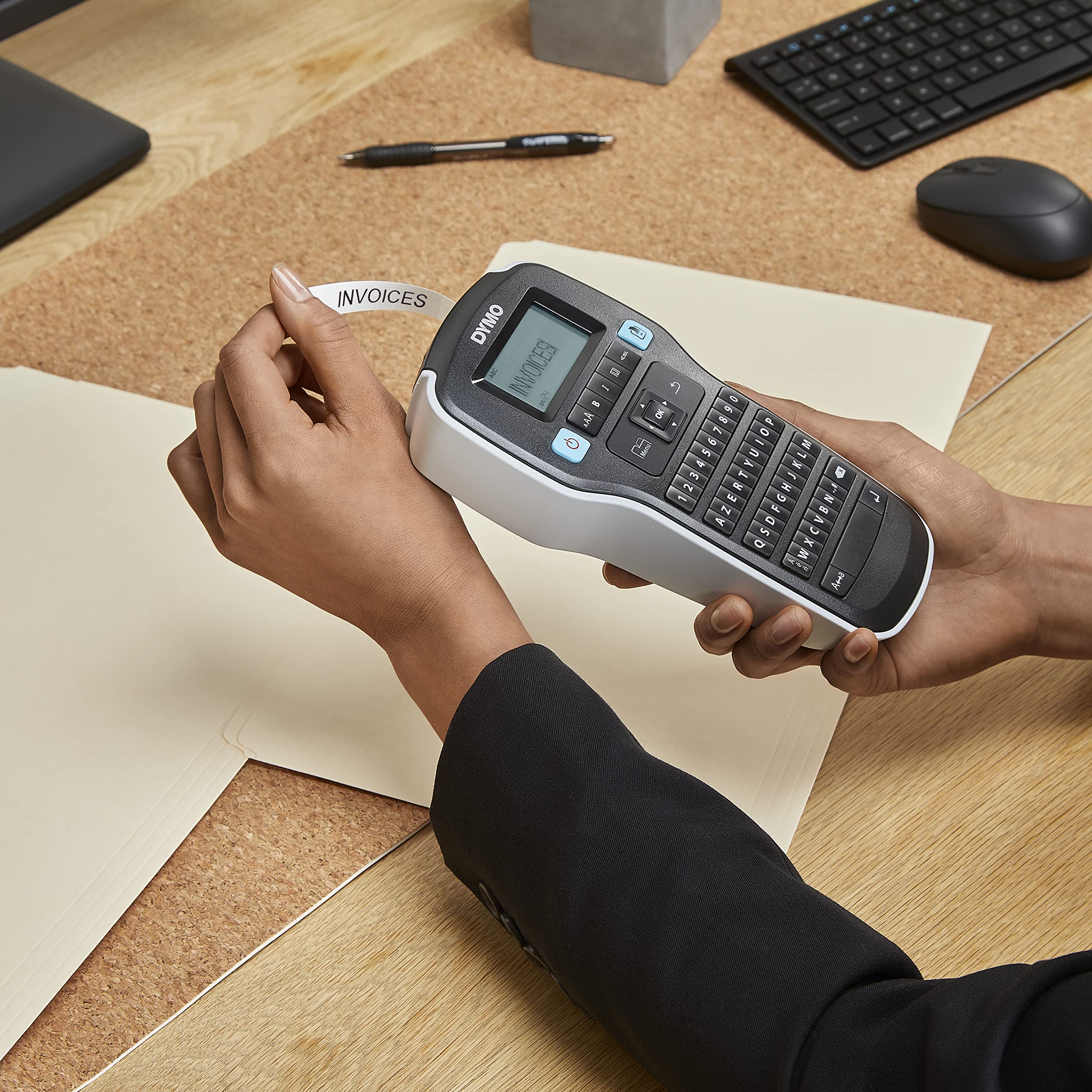 DYMO LabelManager 160 Grundset mit Beschriftungsgerät | Tragbarer Drucker mit 3 Rollen Etikettenband für DYMO D1 | AZERTY-Tastatur | Ideal für Büro oder Zuhause