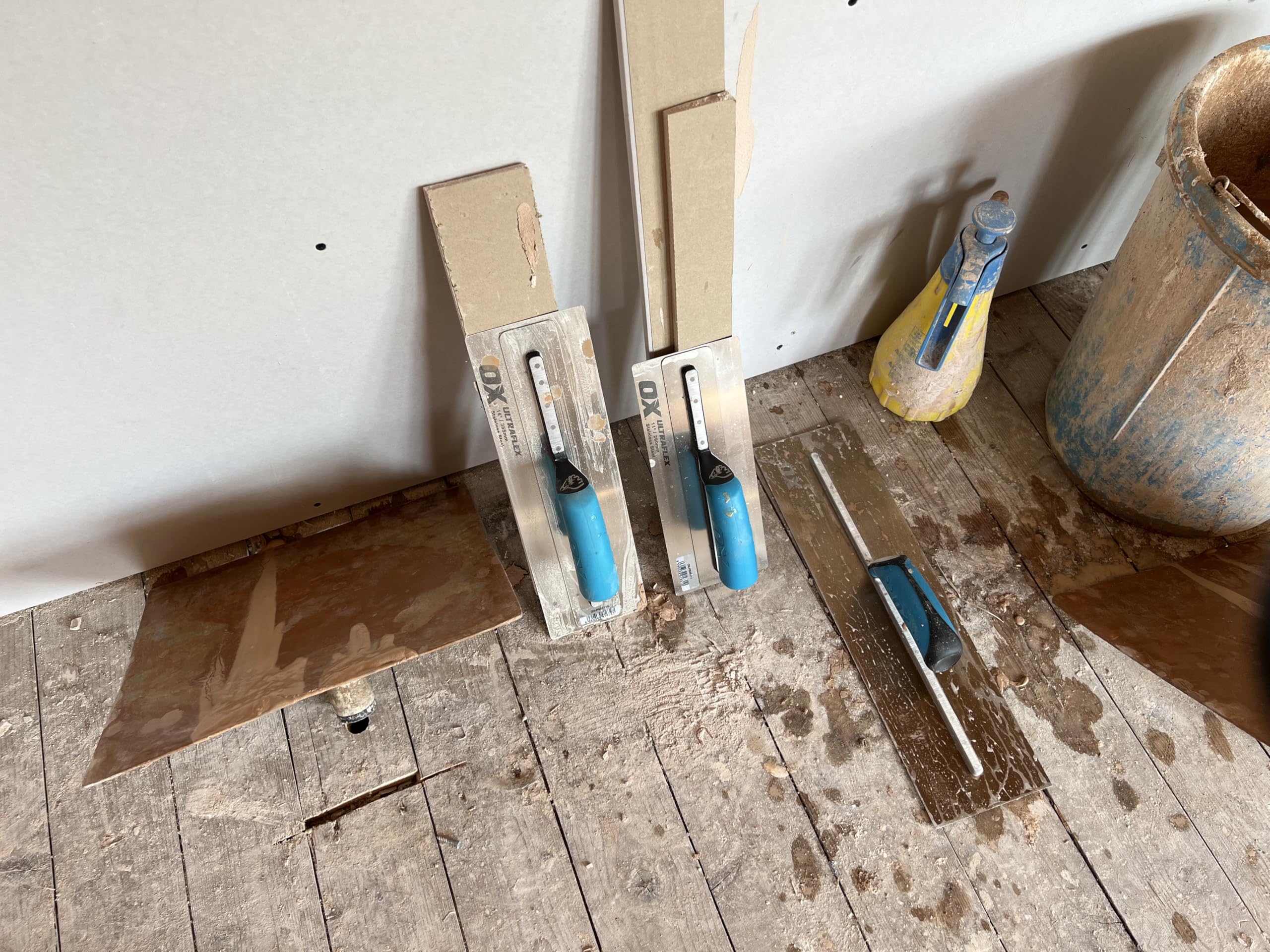 OX Pro UltraFlex Finishing Trowel 14in / 355 x 110 mm