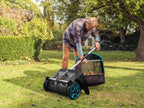 Gardena Laub- und Rasensammler: Kehrmaschine für den Garten, mit entnehmbarem Fangsack, rotierendes Bürstensystem, ergonomischer Griff, geräuscharm (3565-88)