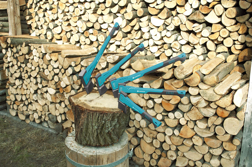 Gardena Universalbeil 900 B: Handliches Beil für Garten und Outdooraktivitäten, für die Herstellung von Anzündholz, Spezialbeschichtung (8713-48)
