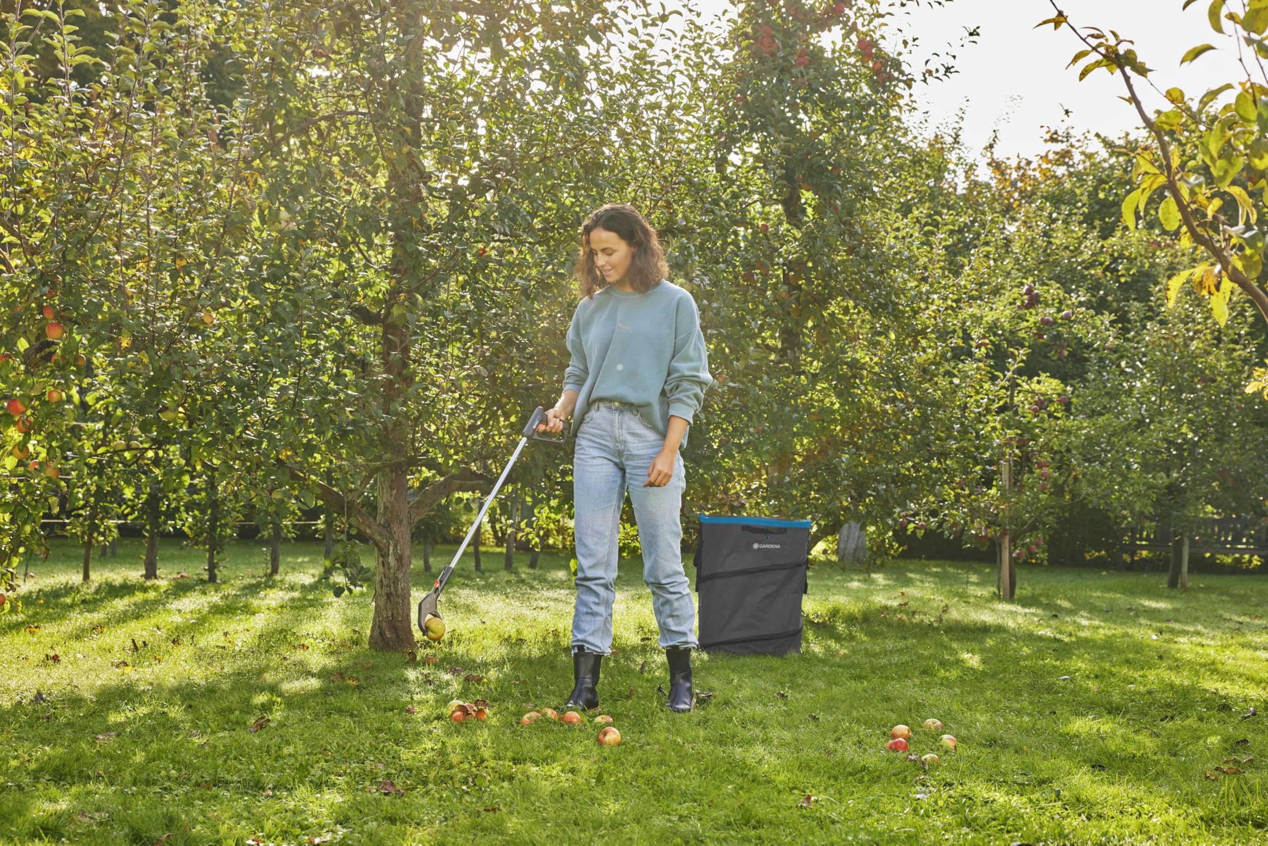 Gardena Greifer 4 in 1: ergonomische Greifzange, multifunktionales Gartengerät zum greifen, aufspießen, rechen und kratzen von Gartenabfällen (11700-88)