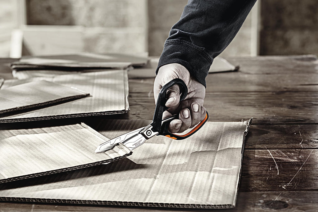 Fiskars Hochleistungsschere, Bis zu 30% mehr Kraft, Länge 21 cm, Langlebiger rostfreier Stahl/Kunststoff, Schwarz/Orange, PowerArc, 1027204