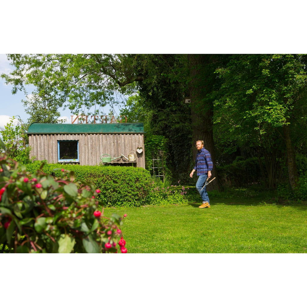 Gardena Heckenschere NatureCut: Robuste Gartenschere zum Schneiden von Hecken und dickeren Ästen, 23 cm, antihaftbeschichtete Messer, ergonomische Holzgriffe (12300-20)