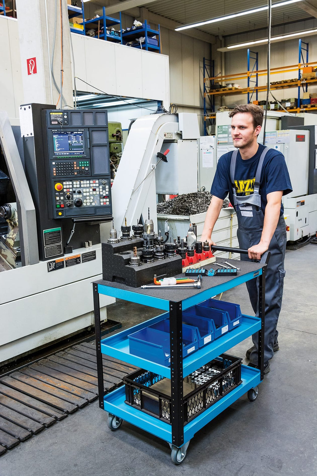 HAZET Servicewagen Assistent 167-3 | Stabile Stahlkonstruktion | Gesamttragkraft: 150 Kg | Vielseitig nutzbar | Auch bei hoher Last mobil und robust