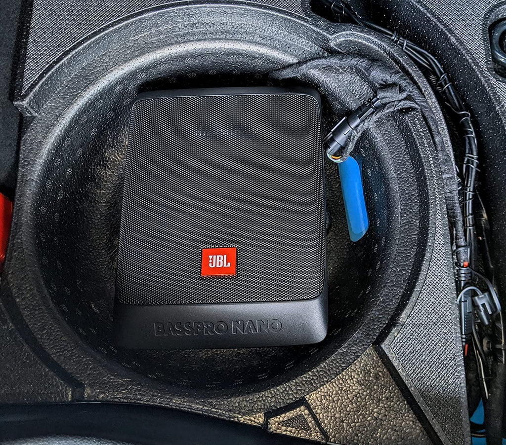 JBL BassPro Nano Ultra-Kompaktes aktives Untersitz Subwoofer Set 15 x 20 cm - 200 Watt Unter sitz Auto Subwoofer Aktiv, schwarz