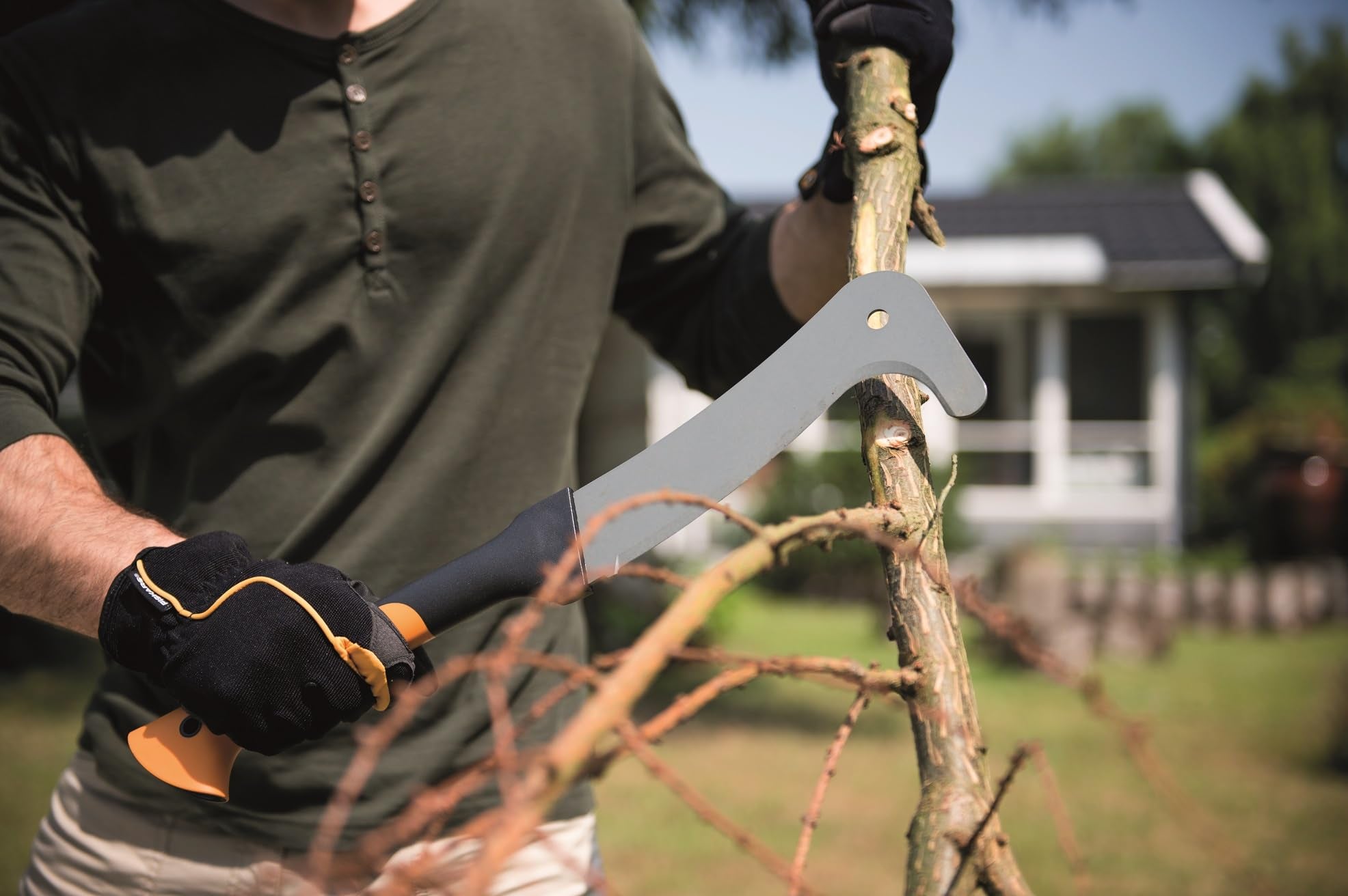 Fiskars Machete, Länge: 50,5 cm, Antihaftbeschichtet, Gehärtete Stahlklinge/Glasfaserverstärkter Kunststoffgriff, Inklusive Schutzhülle, Schwarz/Orange, WoodXpert, XA3, 1003609