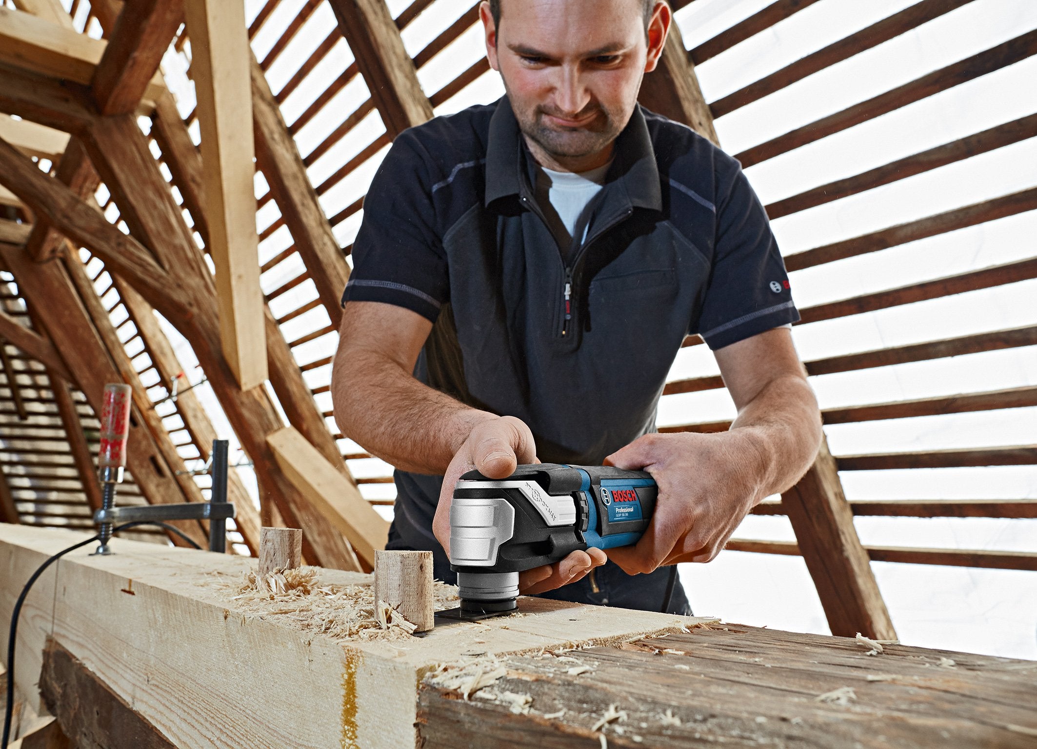 Bosch Professional Multi-Cutter GOP 30-28 (Starlock-Werkzeugaufnahme, 300 Watt, inkl. 1x StarlockPlus BIM Tauchsägeblatt)