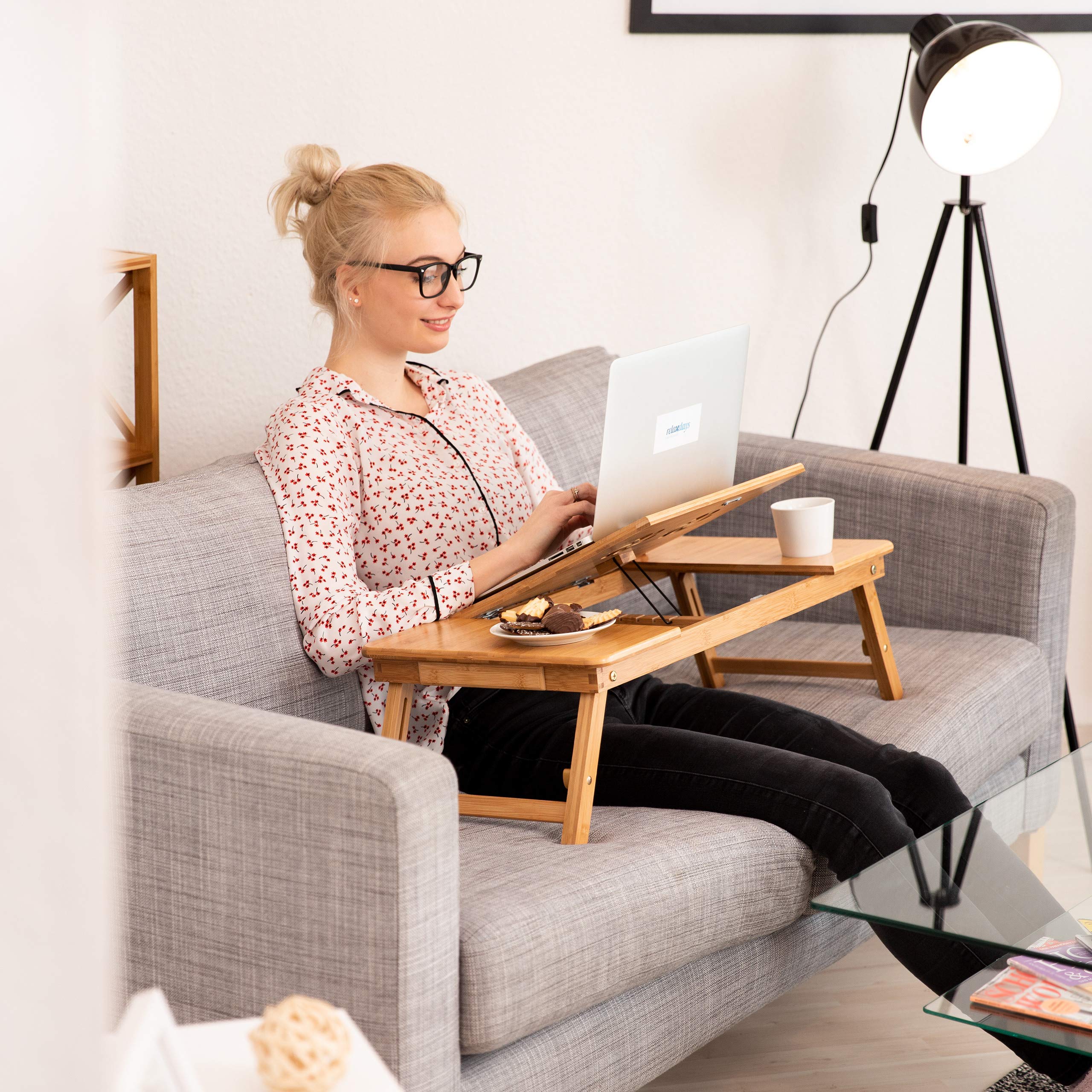 Relaxdays Laptoptisch Bambus XL, ideale Belüftung, höhenverstellbar, 5 Neigungswinkel, Lapdesk mit Schubfach, Natur