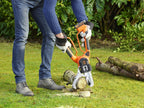 Black+Decker 18V Akku-Astschere Alligator (18V, 2.0Ah, 15cm Schwertlänge, bis 100mm Durchmesser, patentierte Klemmbacken, kabellos für maximale Freiheit beim Holzschnitt, inkl. Akku + Ladegerät)
