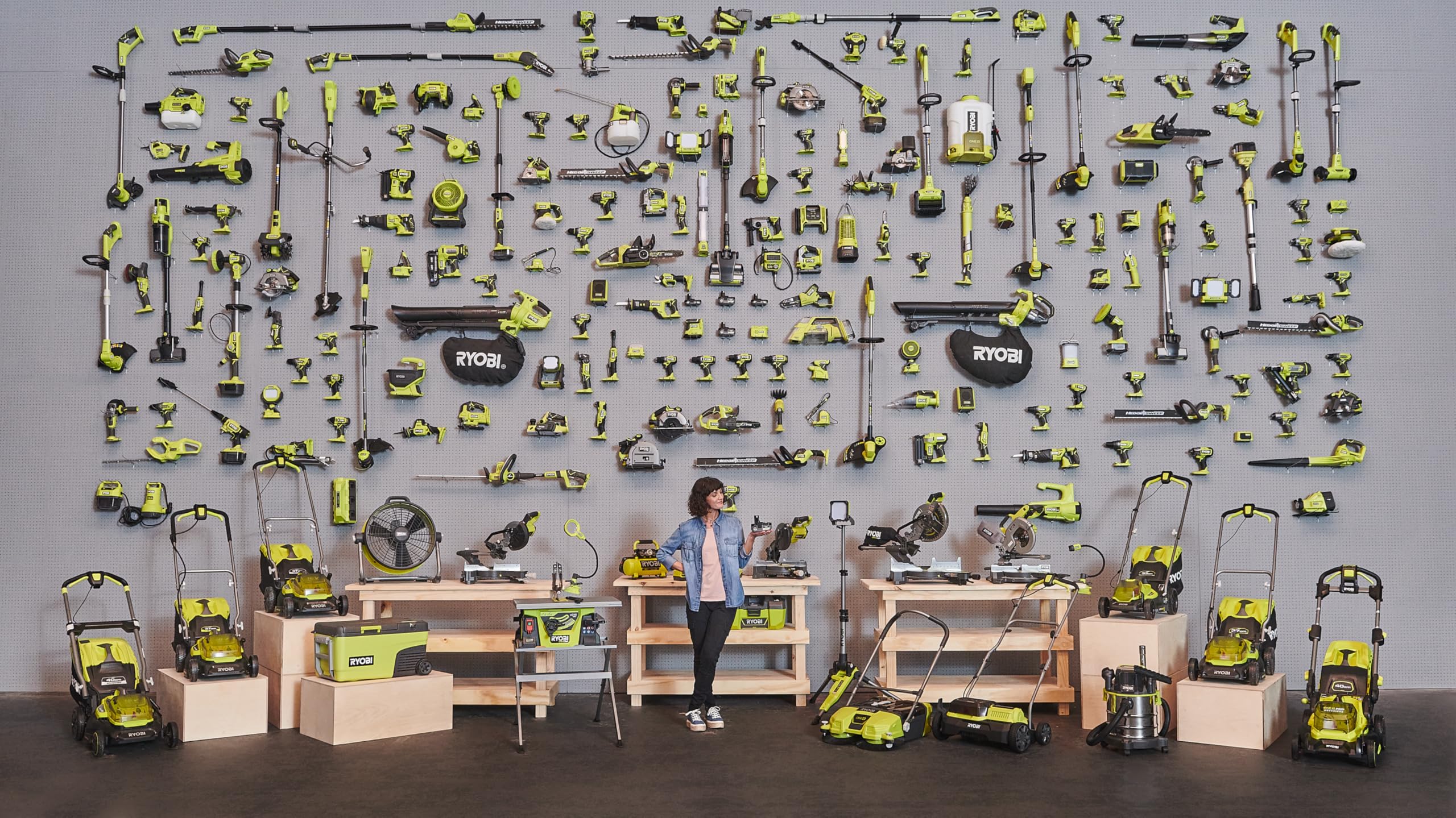 RYOBI 18 V ONE+ Akku-Kapp-/Gehrungssäge EMS190DCL (Sägeblattdurchmesser 190 mm, Leerlaufdrehzahl 4500 min⁻¹, Max. Gehrungswinkel links/rechts 45°/45° ohne Akku und Ladegerät)