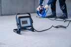 Brennenstuhl LED Baustrahler JARO 7060 M (50W, 5800lm, 6500K, IP65, 5m Kabel, dimmbar, LED Arbeitsstrahler mit Schnellspannverschluss)